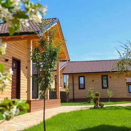 Bujtina Kapinova Holiday park Berat