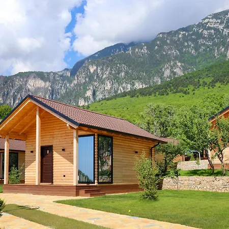 Bujtina Kapinova Holiday park Berat