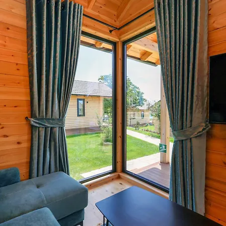 Bujtina Kapinova Holiday park Berat