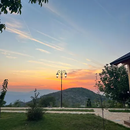 Bujtina Kapinova * Berat