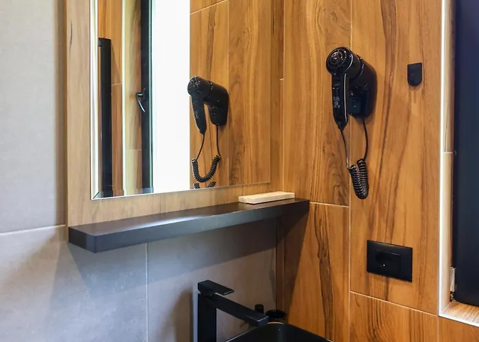 Bujtina Kapinova Parco vacanze *