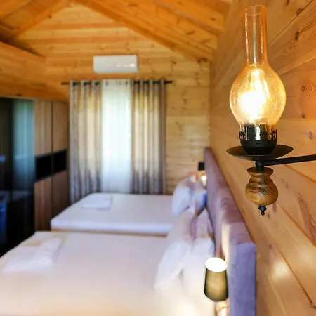 פארק נופש Bujtina Kapinova בראט