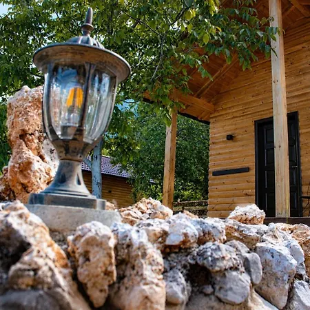 Bujtina Kapinova Berat