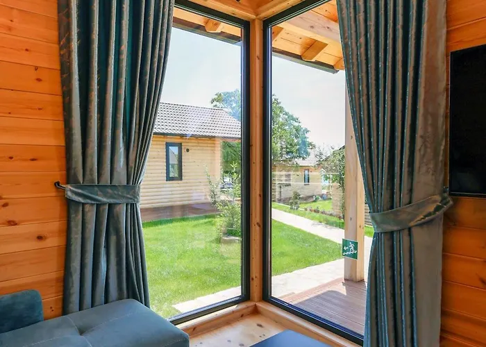 Bujtina Kapinova Holiday park Berat