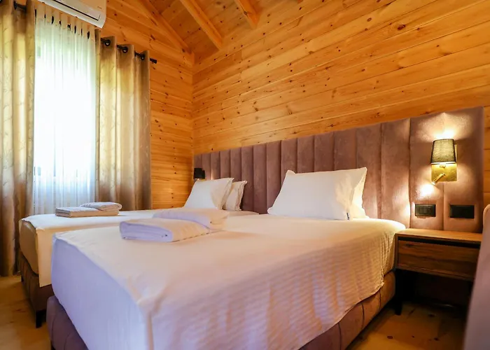 Bujtina Kapinova Holiday park Berat